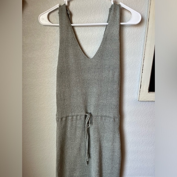 Dresses & Skirts - Gray Knit Sleeveless Dress‎